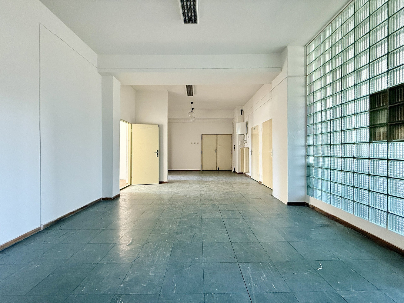 Pronájem kanceláře 12 m² — photo 2