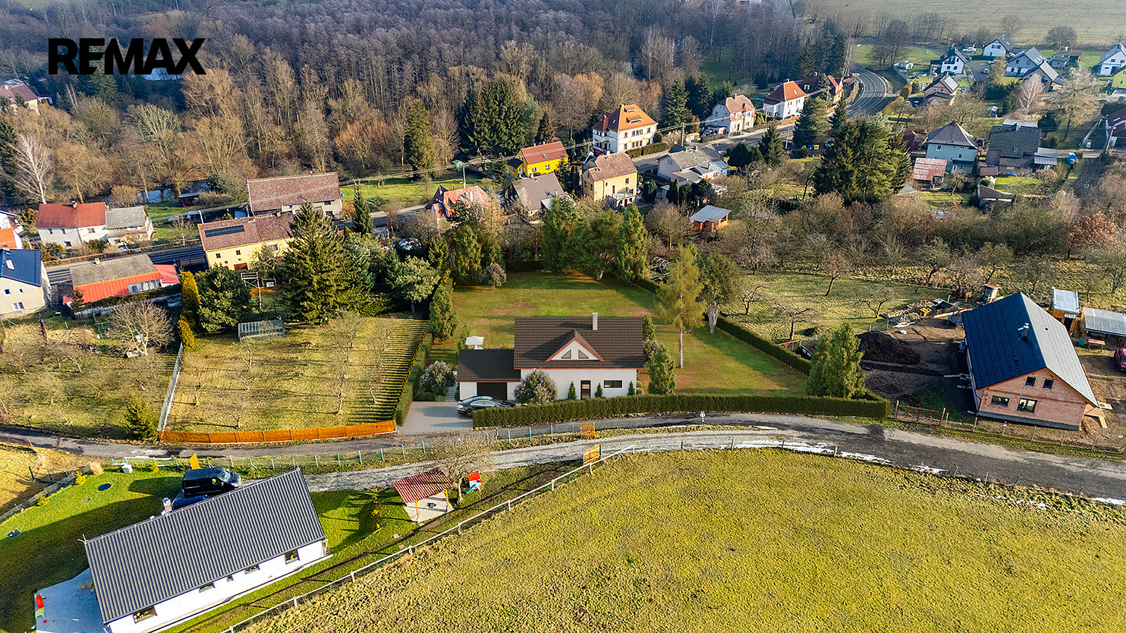 Prodej stavebního pozemku 2 413 m²