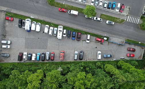 Pronájem parkovacích stání na parkovišti - Nad Lesním Divadlem, Nad lesním divadlem, Praha 4 - Braník