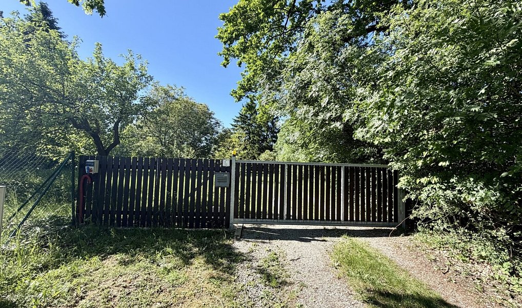 Prodej stavebního pozemku 2 354 m², Kněžmost – náhled fotky 3