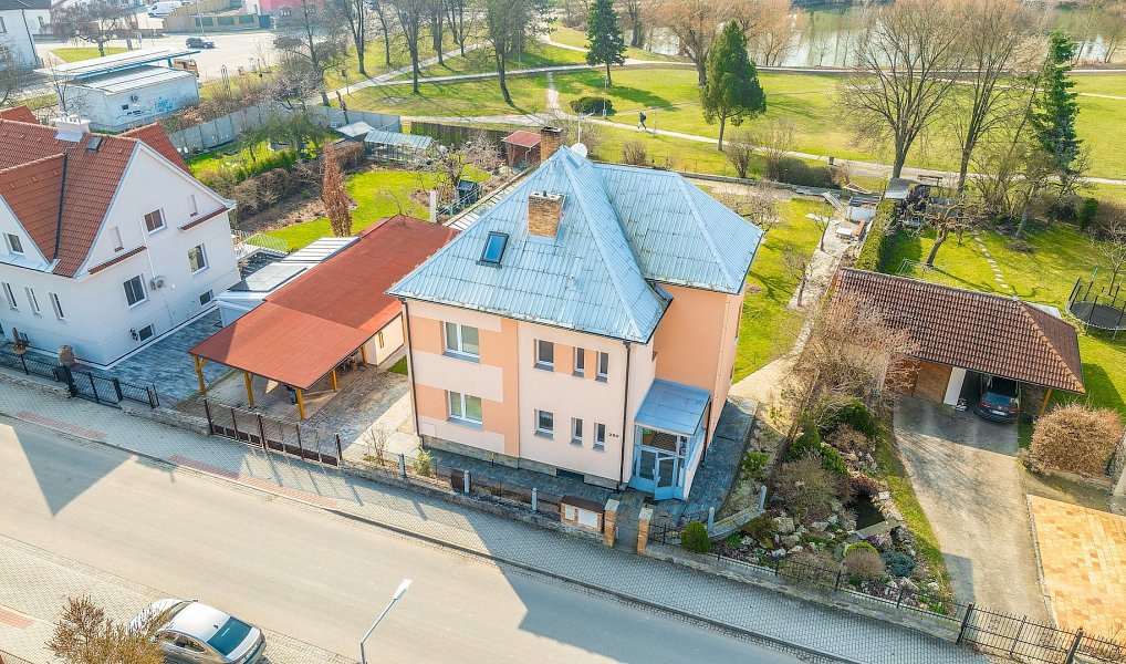 Prodej domu 216 m² s pozemkem 1 311 m², Bechyně – náhled fotky 26