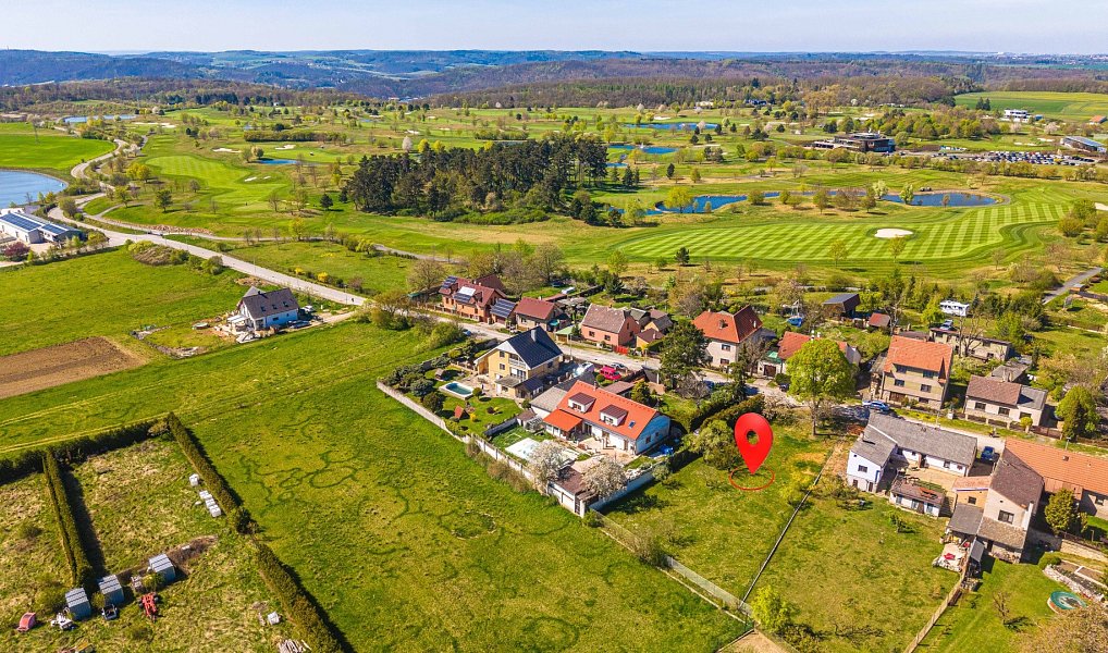 Prodej stavebního pozemku 970 m², Vysoký Újezd – náhled fotky 2