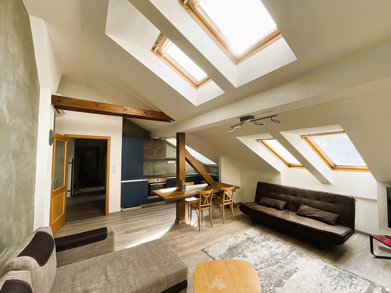Pronájem bytu 3+kk 69 m²