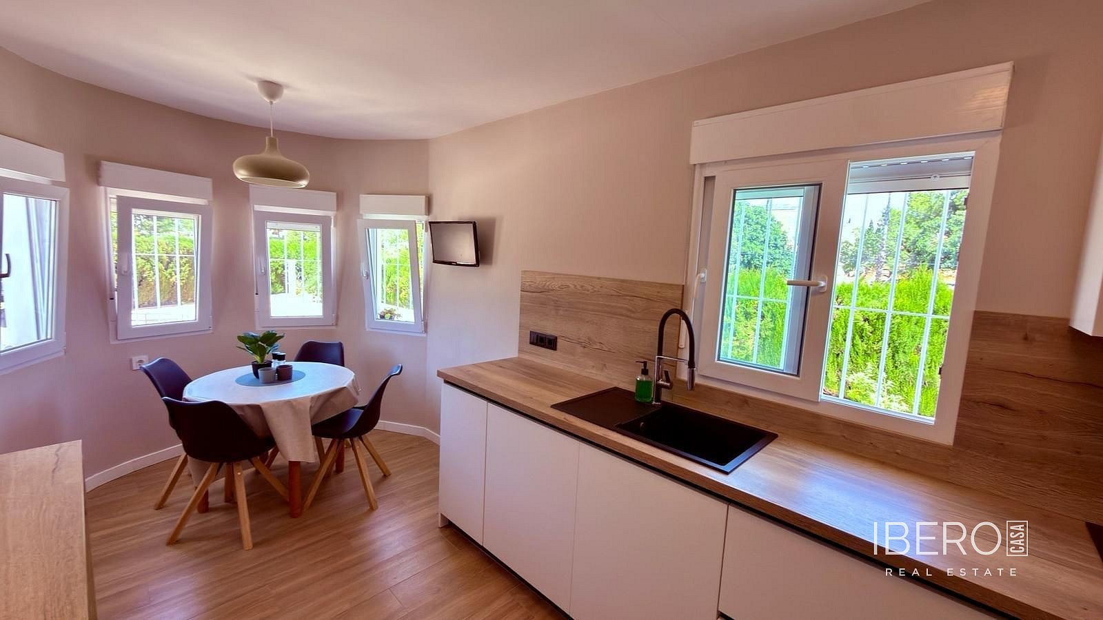 Prodej domu 168 m² s pozemkem 976 m² — photo 5