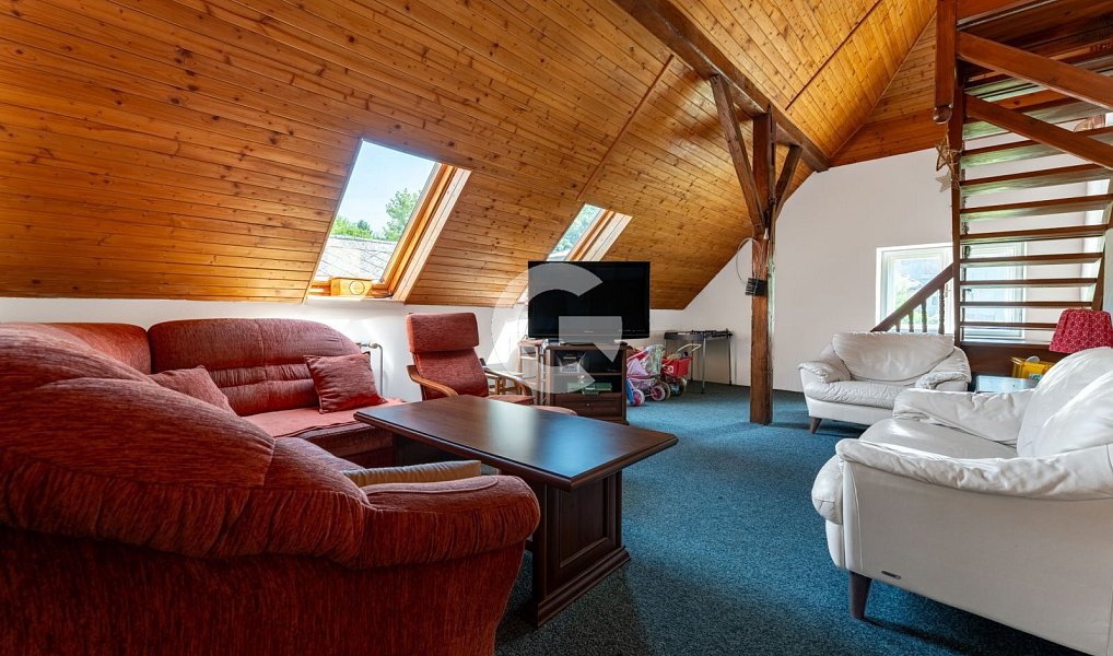 Prodej domu 185 m² s pozemkem 1 050 m², Lukoveček – náhled fotky 10