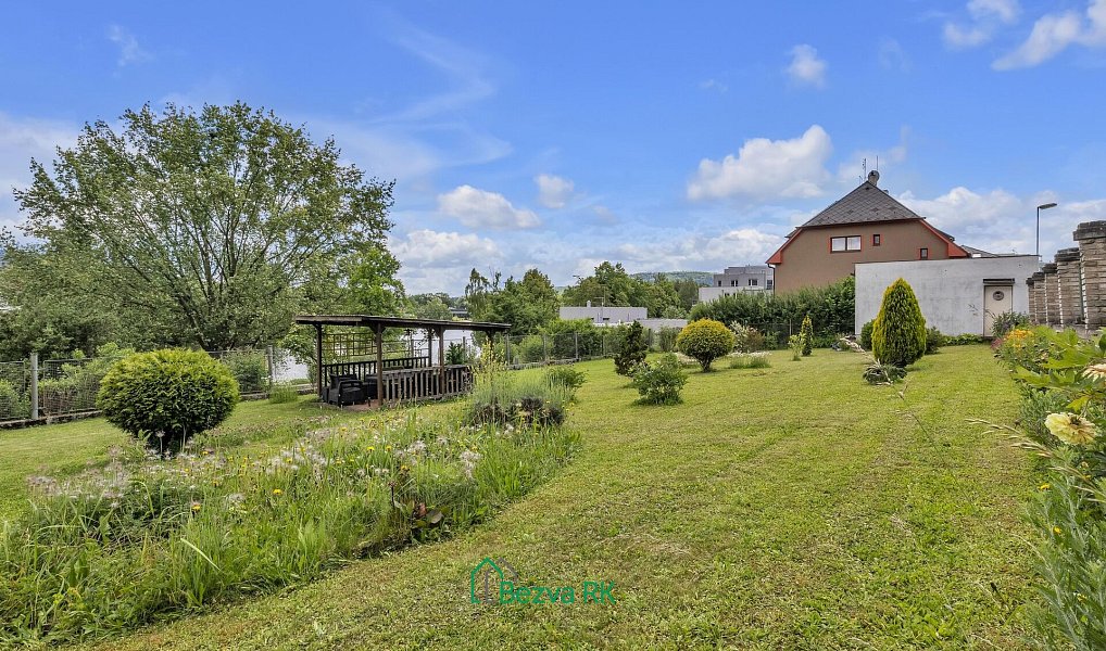 Prodej domu 140 m² s pozemkem 1 042 m², Beroun – náhled fotky 30