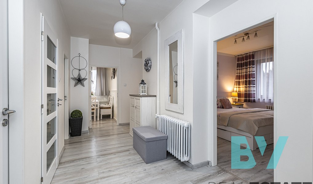 Prodej domu 308 m² s pozemkem 731 m², Praha – náhled fotky 16