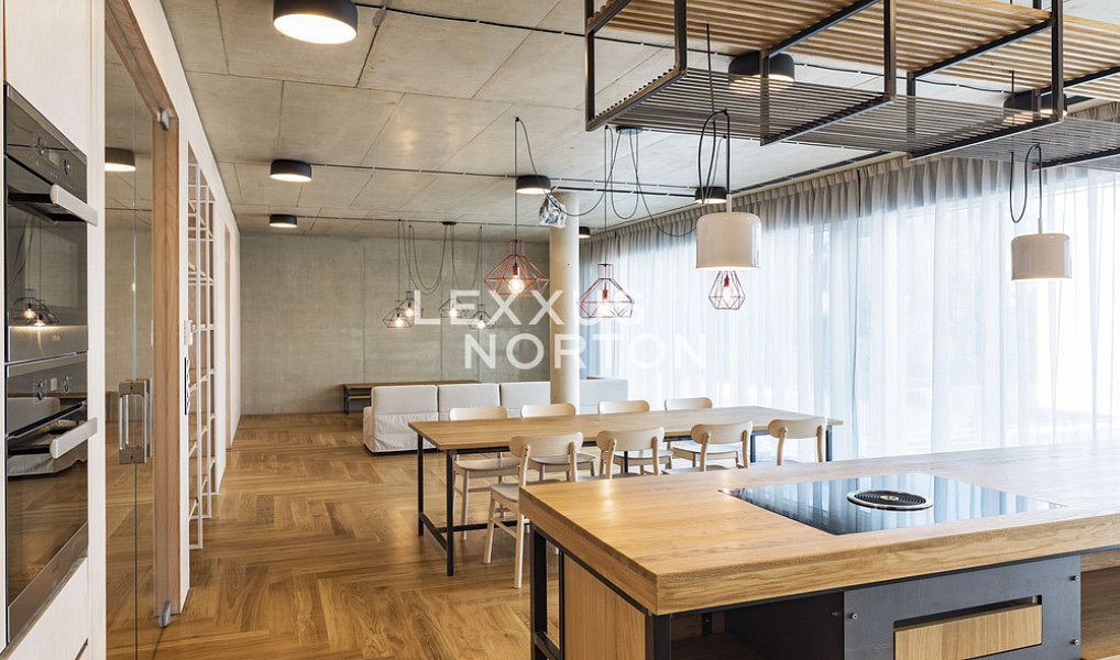 Pronájem bytu atypického 198 m², Praha – náhled fotky 2