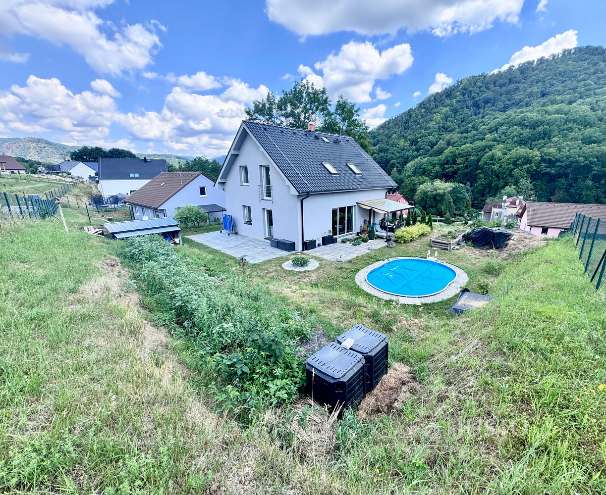 Prodej domu 148 m² s pozemkem 1 008 m² – fotografie 2