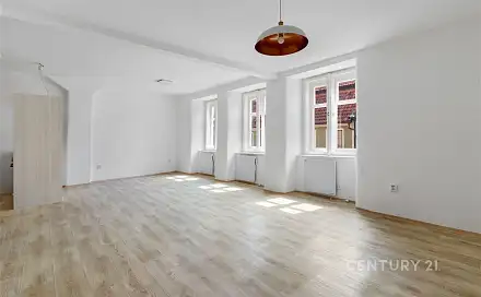 Pronájem bytu 3+kk 76 m², Domažlice - Město
