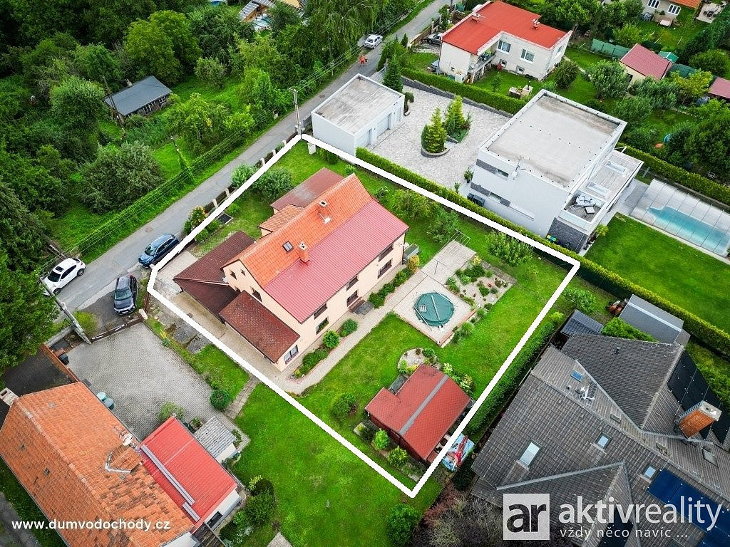 Prodej domu 225 m² s pozemkem 904 m² — photo 2