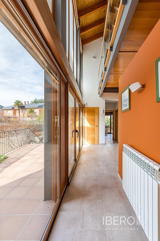 Prodej domu 1 102 m² s pozemkem 628 m² — photo 2