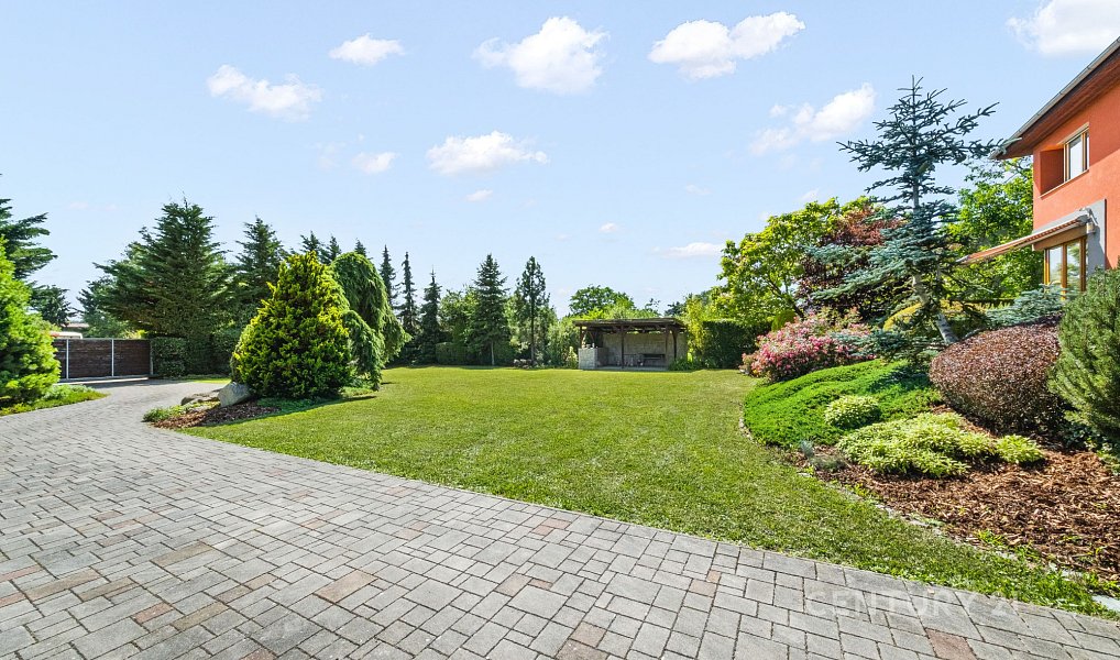 Pronájem domu 210 m² s pozemkem 1 586 m², Mukařov – náhled fotky 9