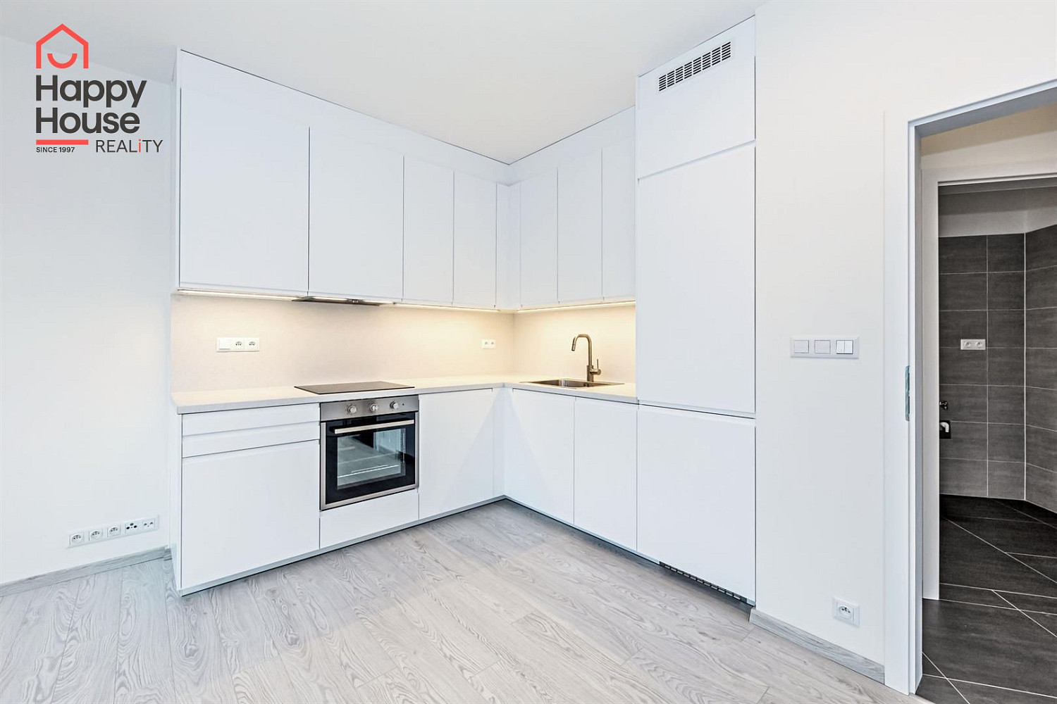 Pronájem bytu 2+kk 50 m² – fotografie 3