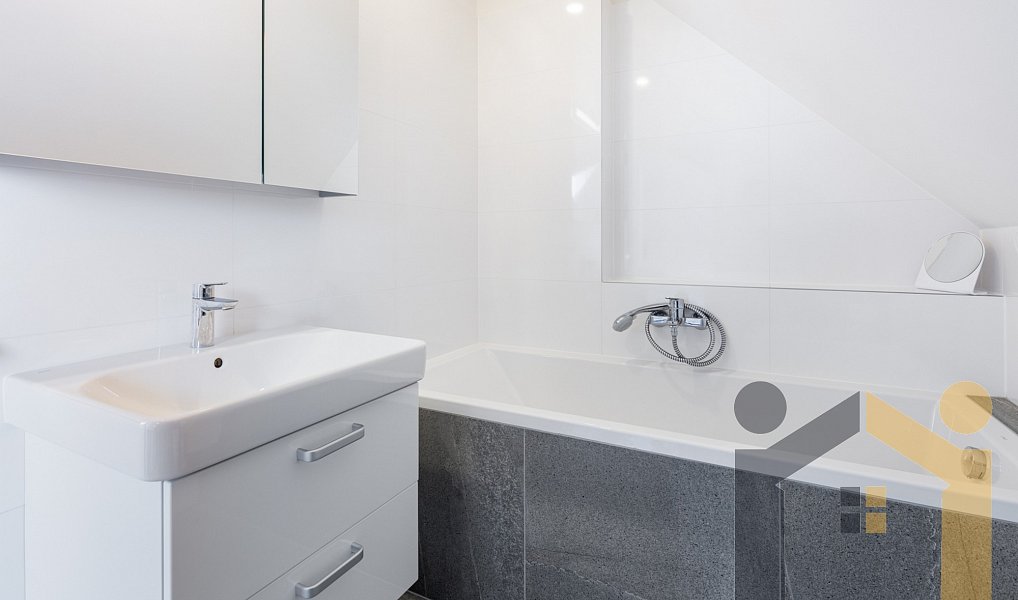 Prodej bytu 4+kk 96 m², Praha – náhled fotky 34