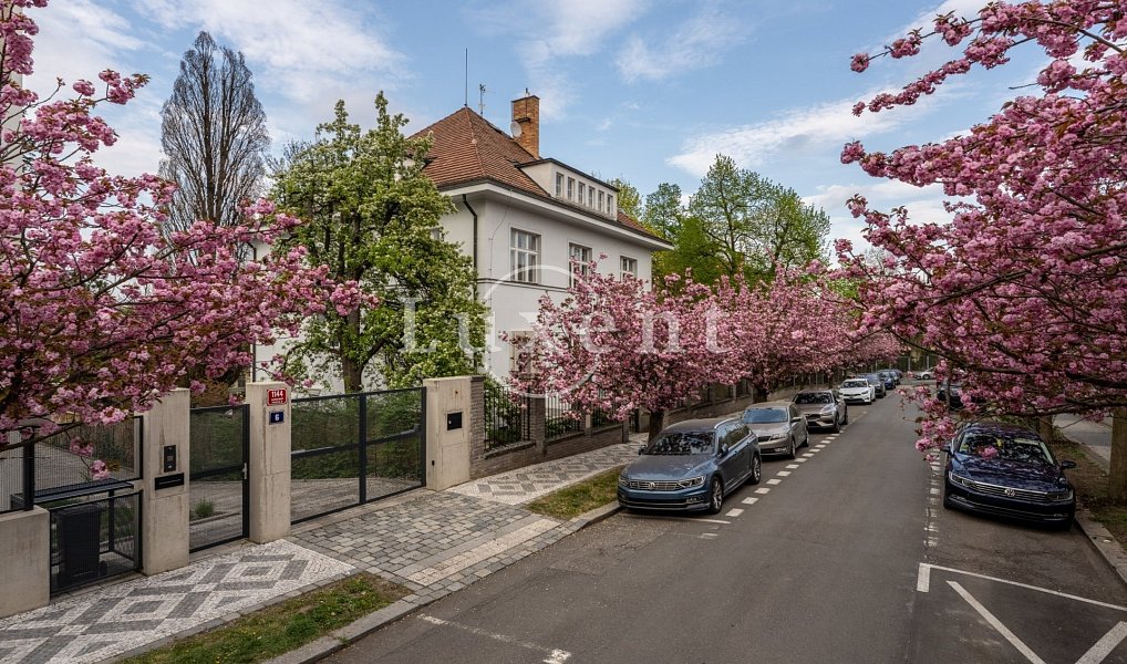 Prodej domu 726 m² s pozemkem 945 m², Praha – náhled fotky 29