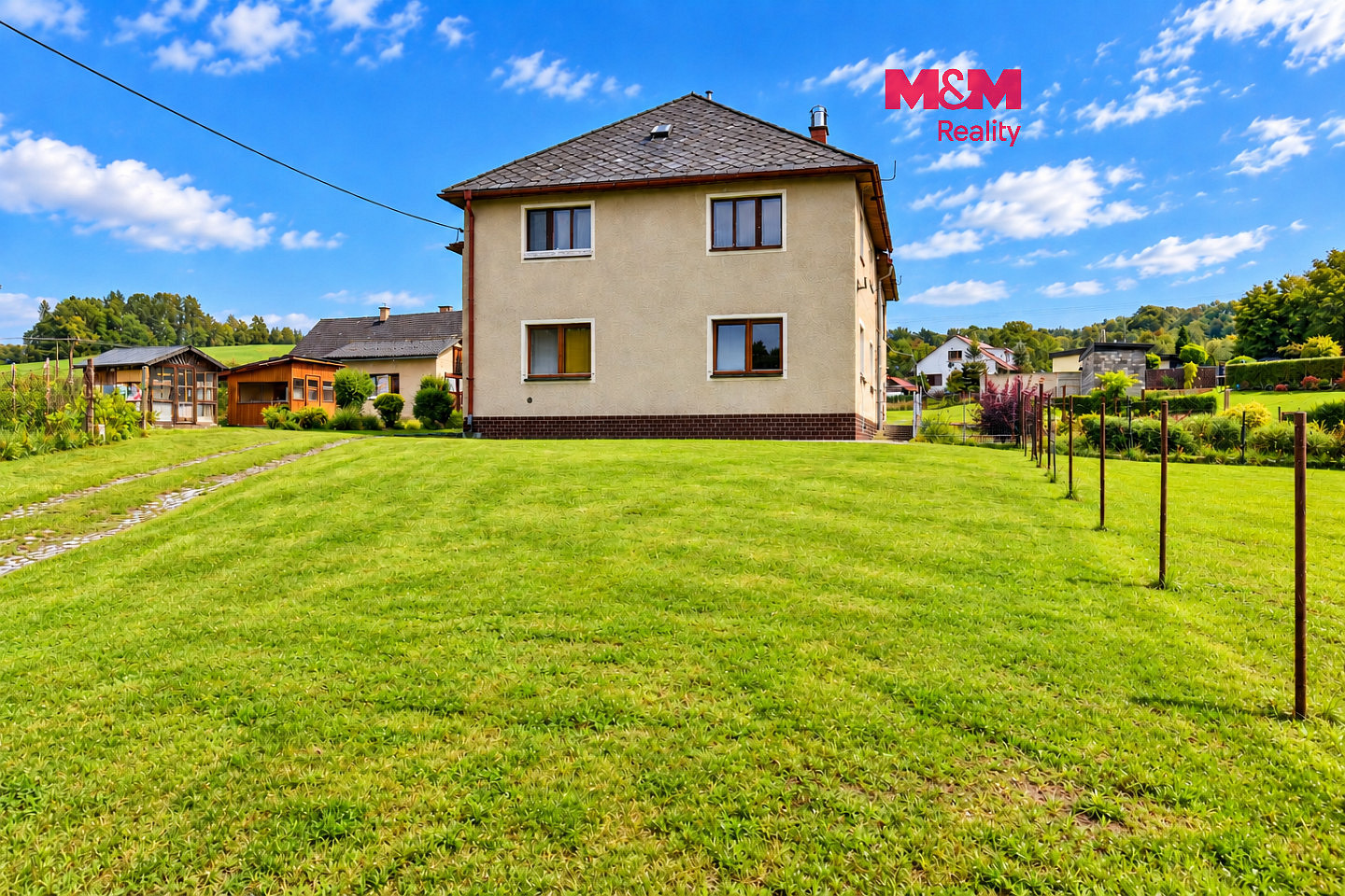 Prodej domu 191 m² s pozemkem 3 126 m²
