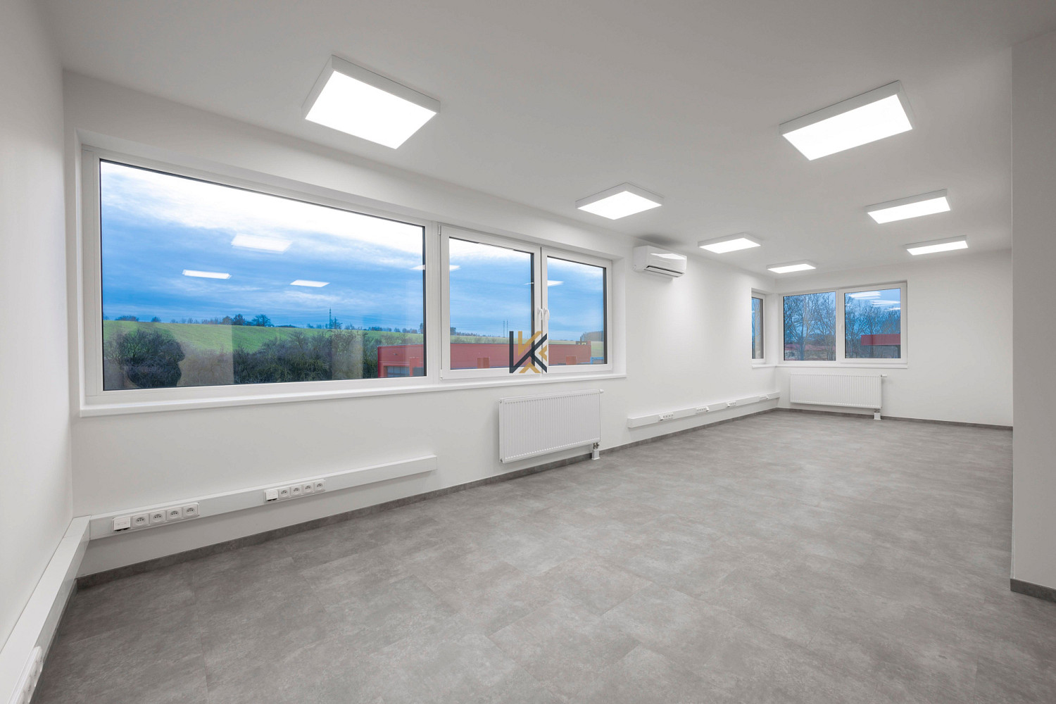 Pronájem kanceláře 88 m² – fotografie 2