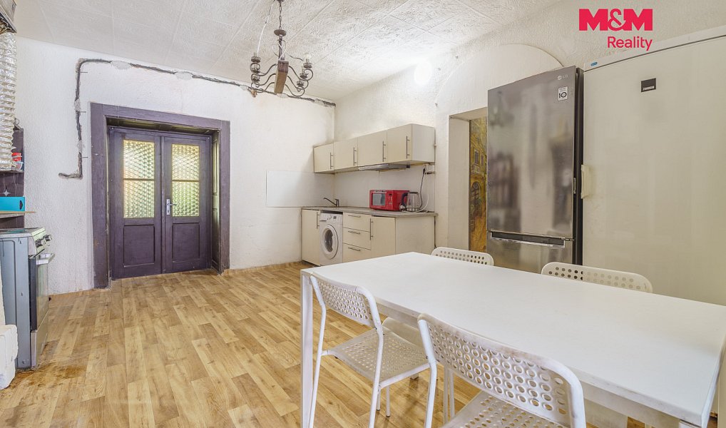 Prodej domu 260 m² s pozemkem 266 m², Kadaň – náhled fotky 3