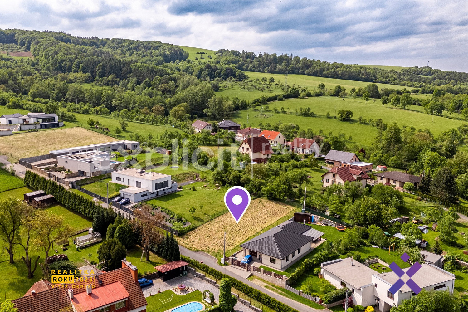 Prodej stavebního pozemku 1 003 m² – fotografie 2
