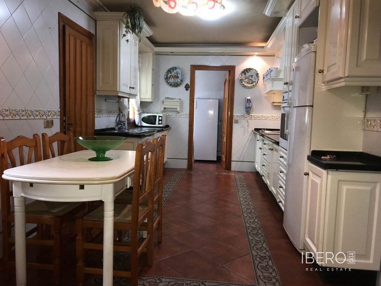 Prodej domu 400 m² s pozemkem 200 m² – pohled 3