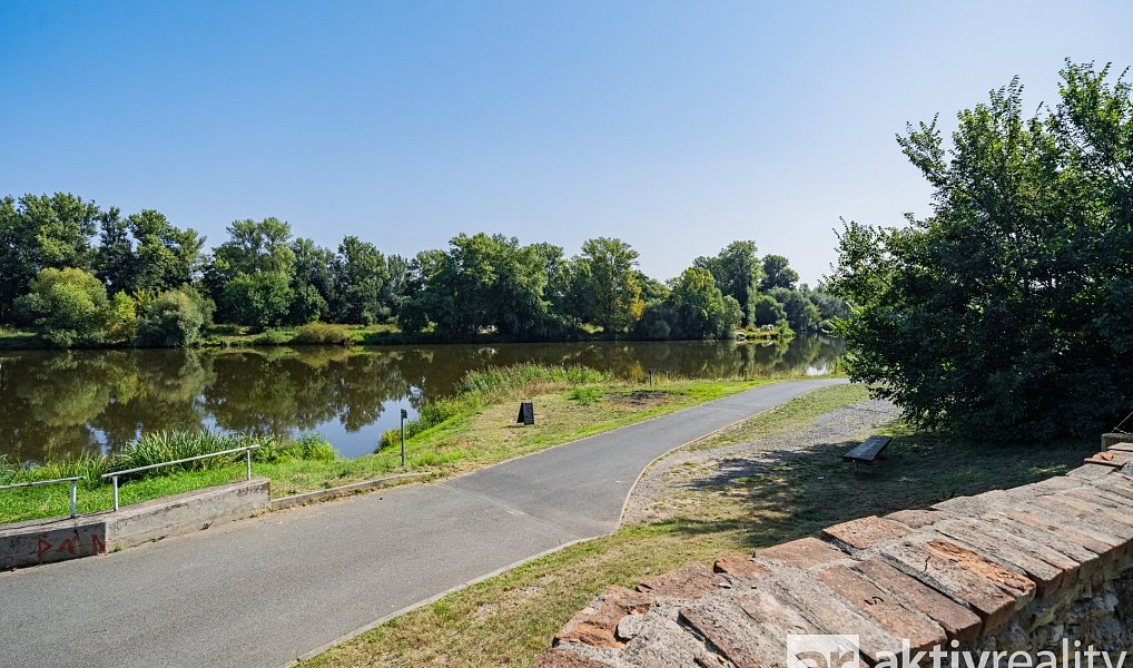 Prodej stavebního pozemku 1 690 m², Horní Počaply – náhled fotky 6