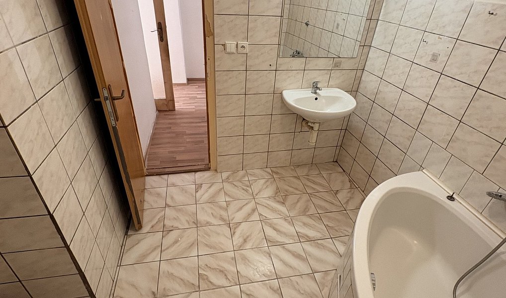 Pronájem bytu 3+1 75 m², Hostinné – náhled fotky 16