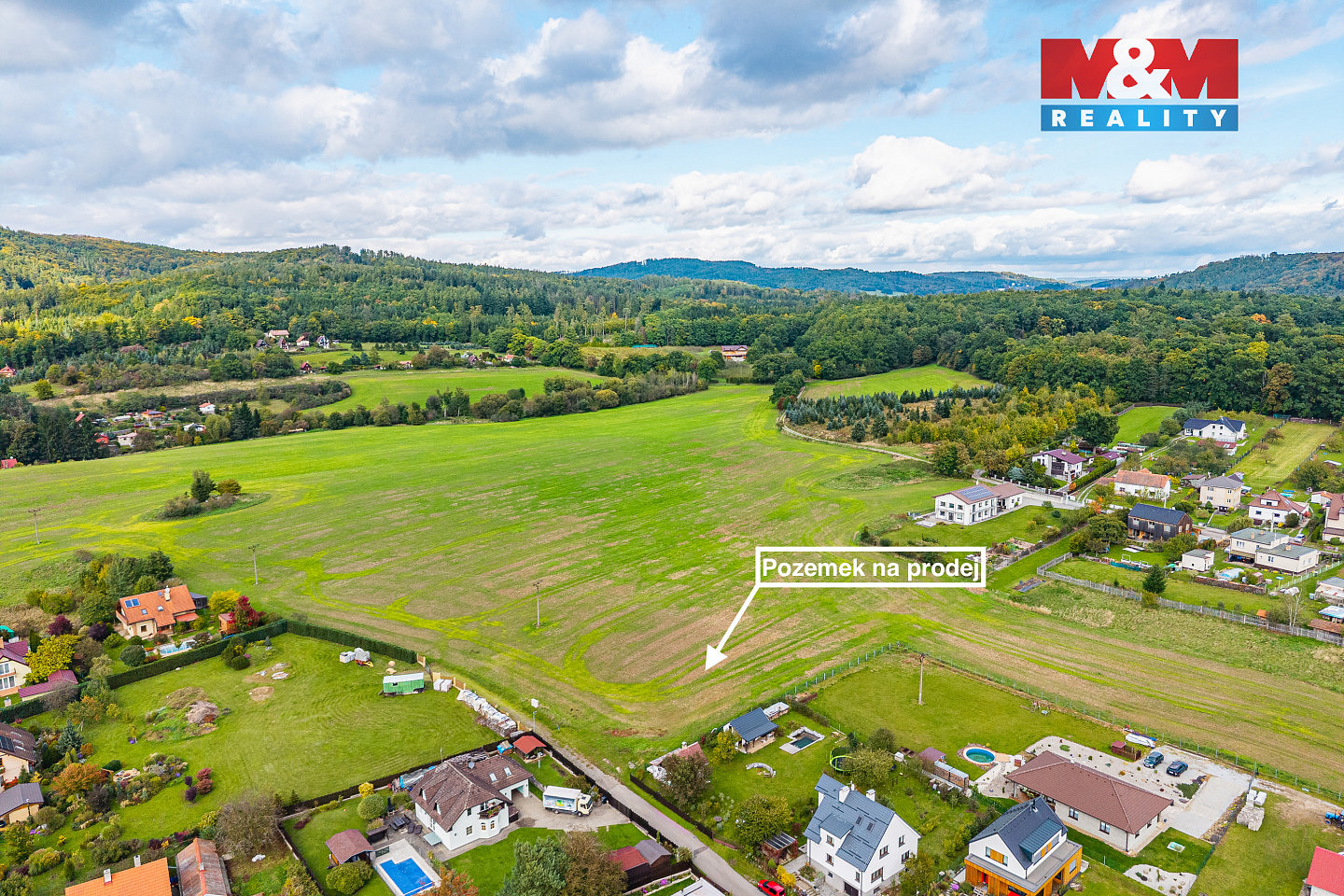 Prodej stavebního pozemku 820 m² – fotografie 3