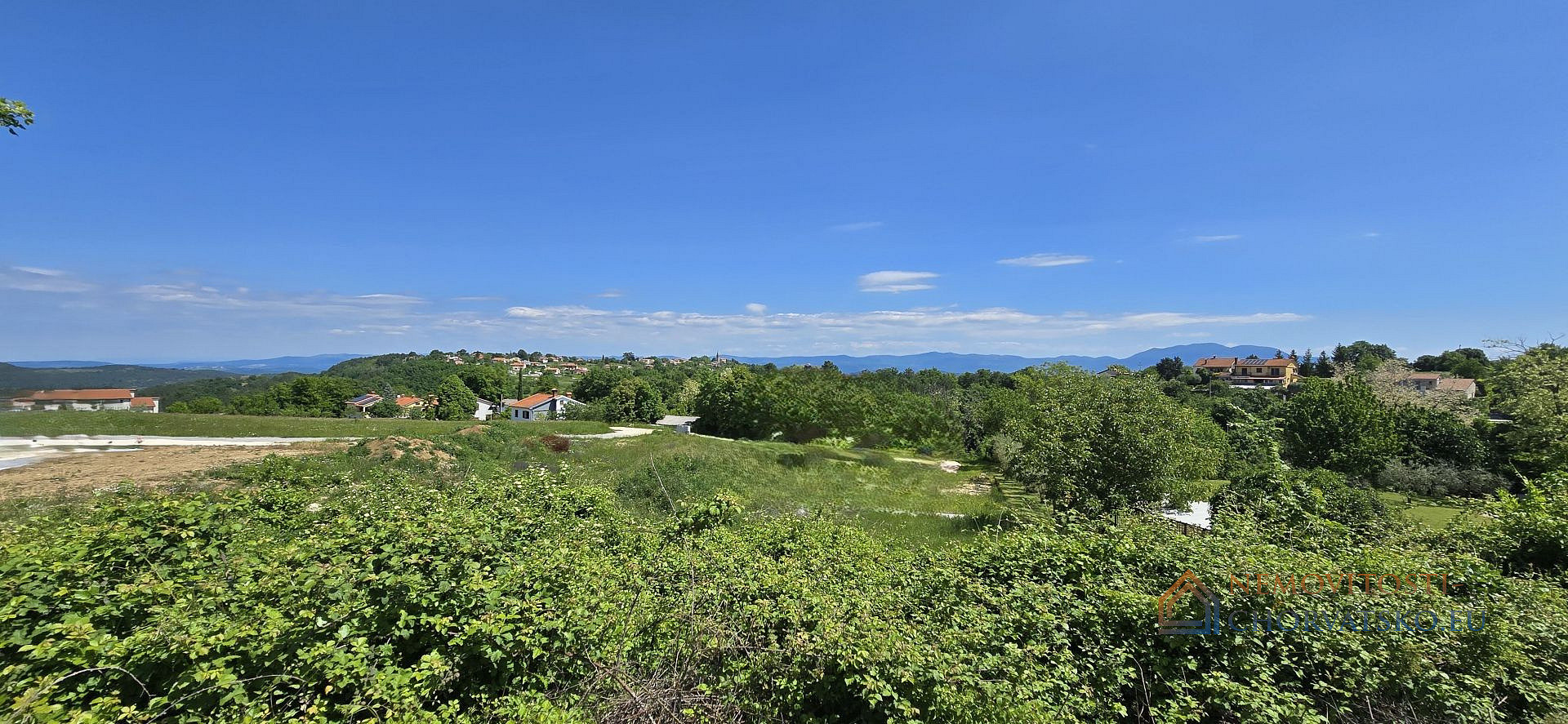 Prodej stavebního pozemku 6 270 m² – pohled 2