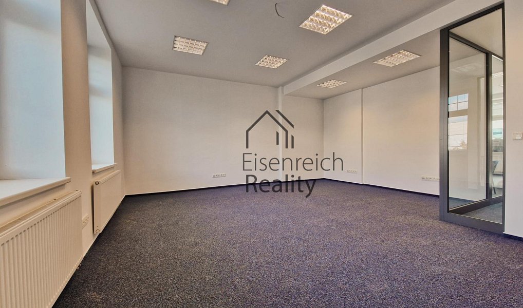 Pronájem kanceláře 250 m², Hradec Králové – náhled fotky 3