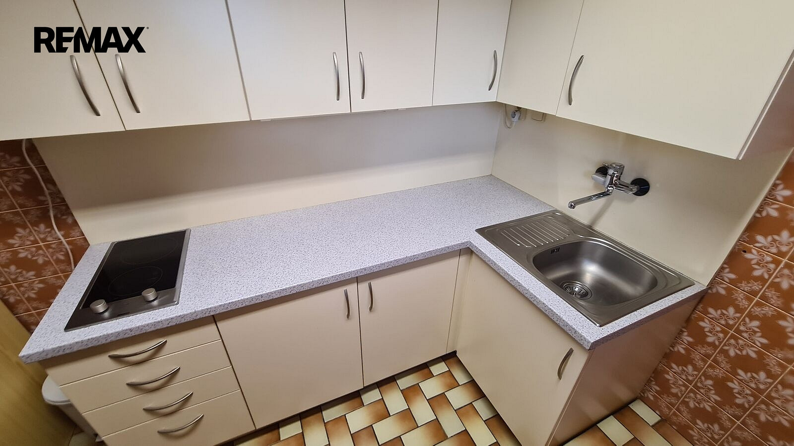 Prodej domu 150 m² s pozemkem 661 m² – fotografie 2