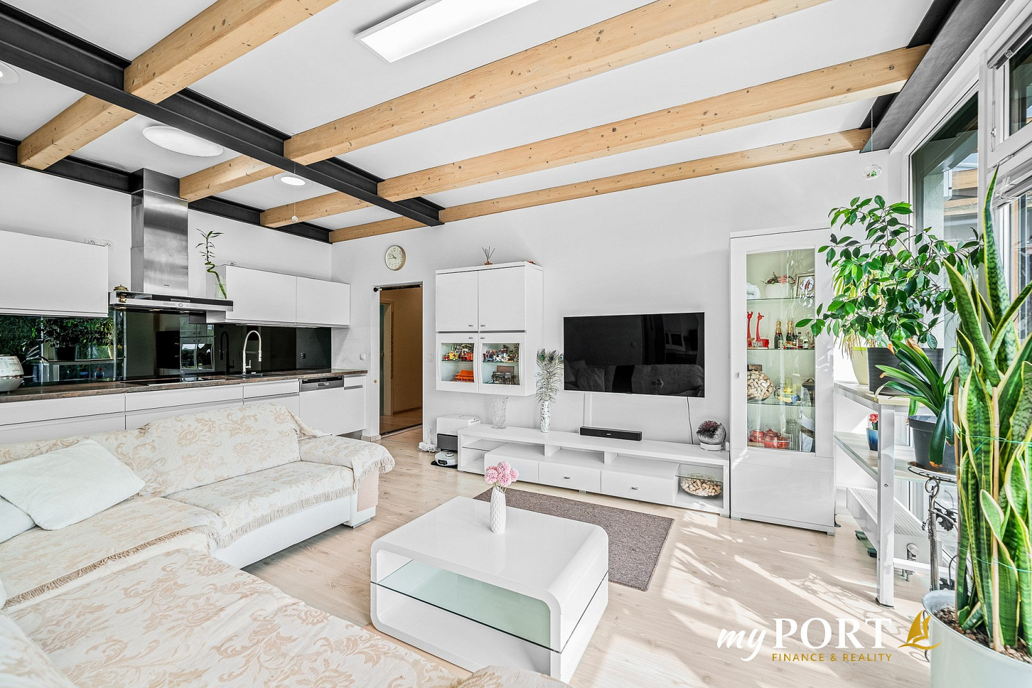 Prodej domu 90 m² s pozemkem 373 m² – fotografie 2