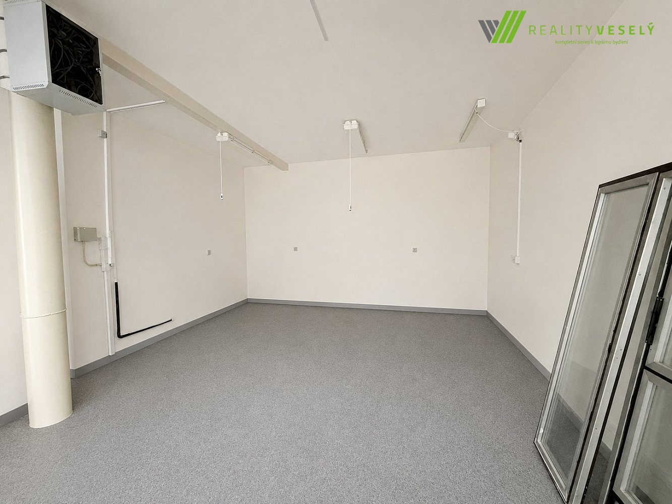 Pronájem skladovacích prostor 199 m² – fotografie 4