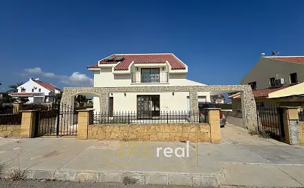 Prodej domu 205 m² s pozemkem 603 m², Koma tou Gialou, Kypr