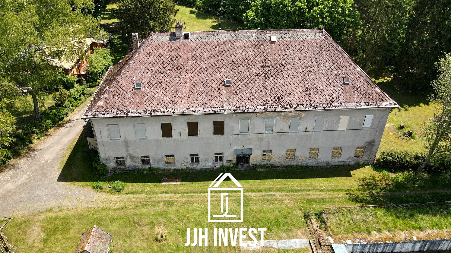 Prodej nájemního domu, činžáku 880 m² – fotografie 2