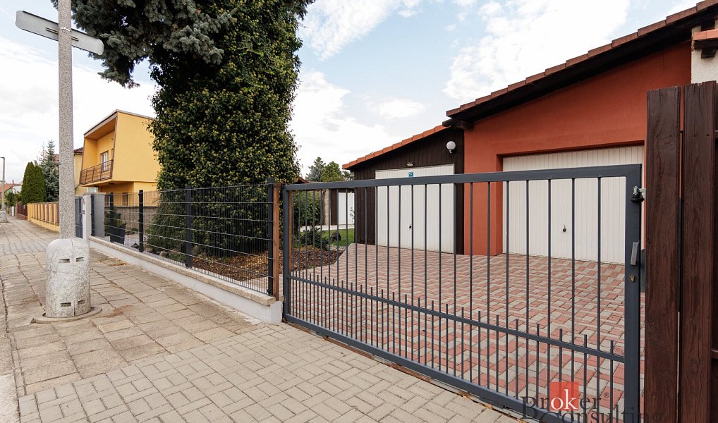 Prodej domu 286 m² s pozemkem 868 m², Žatec – náhled fotky 4