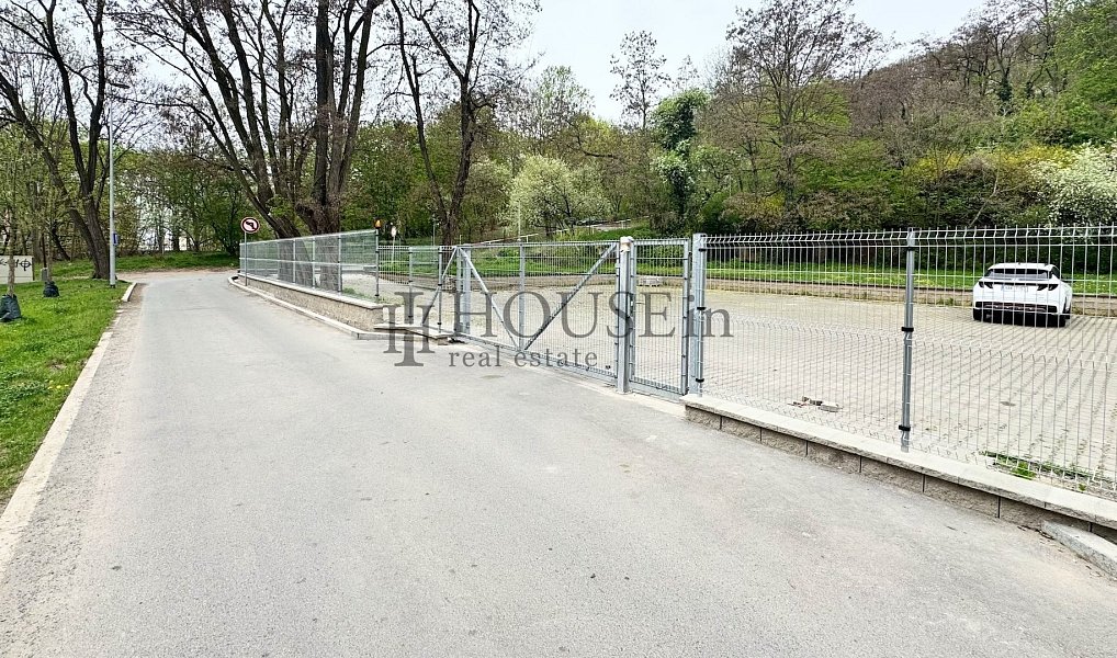Pronájem parkovacího stání, 12 m2 - Praha - Vysočany, Praha – náhled fotky 4