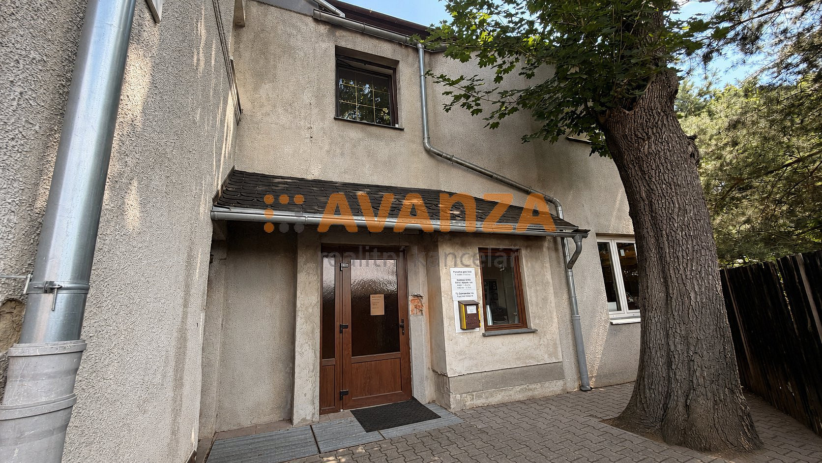 Prodej kanceláře 1 200 m² – fotografie 2