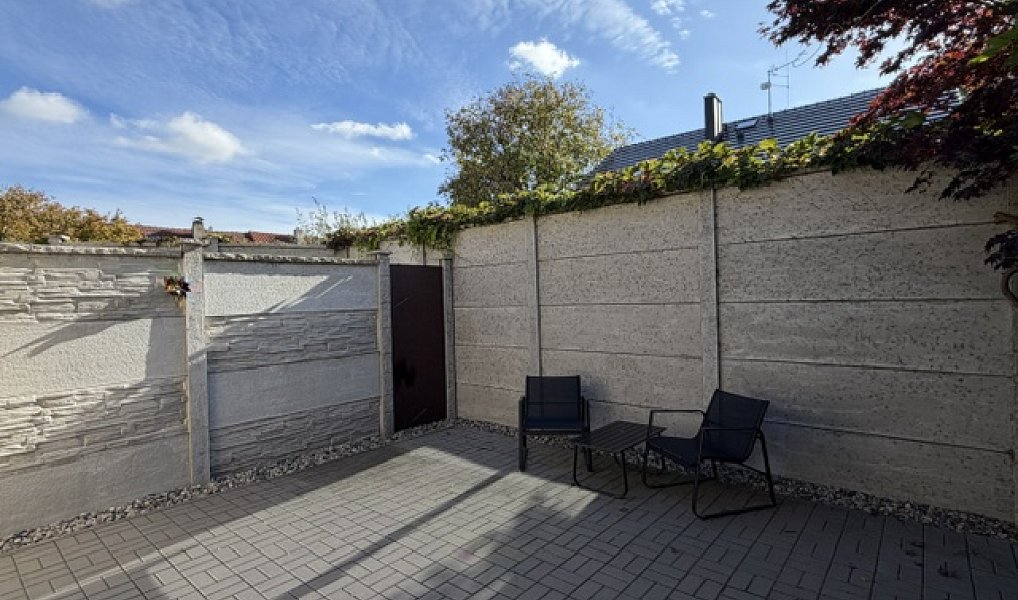 Prodej domu 120 m² s pozemkem 80 m², Nové Strašecí – náhled fotky 2