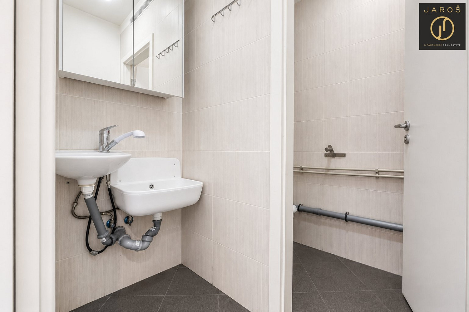 Pronájem kanceláře 37 m² – fotografie 5