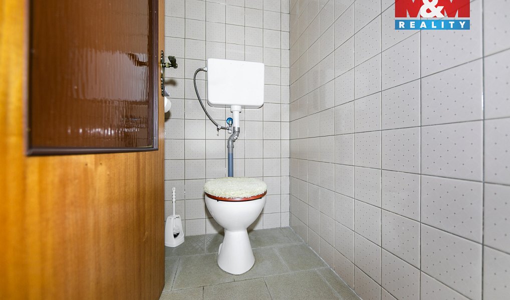 Prodej ubytovacího objektu 371 m², Pšov – náhled fotky 11