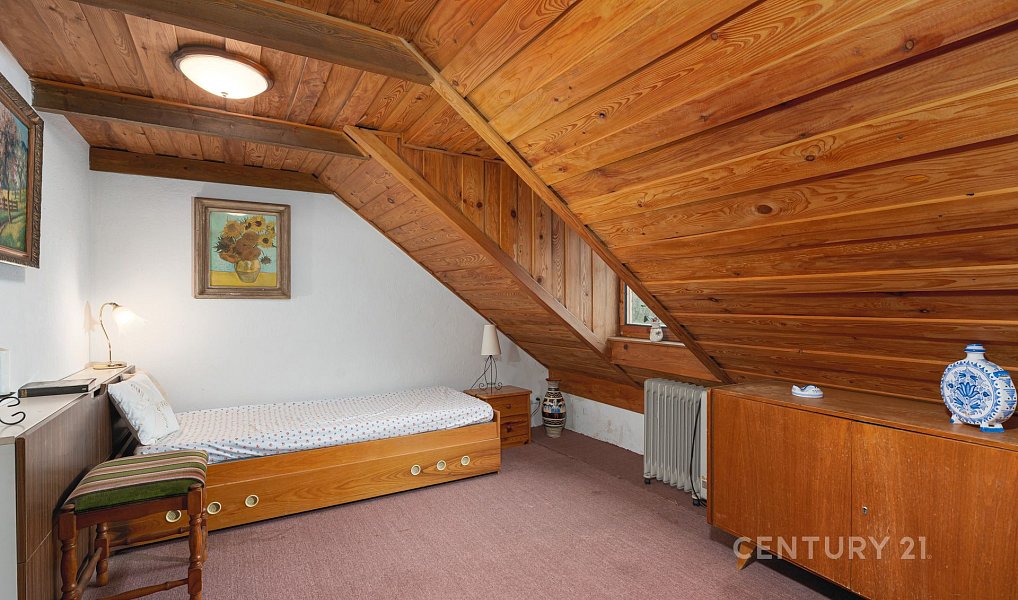 Prodej chaty/chalupy 198 m² s pozemkem 2 388 m², Jince – náhled fotky 23