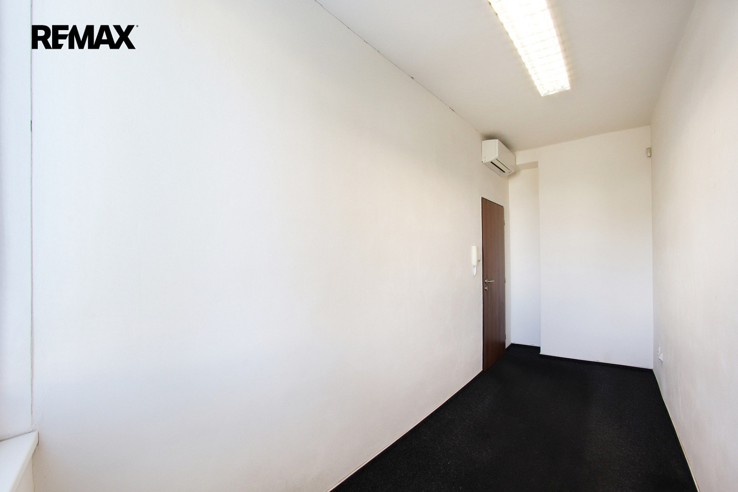 Pronájem kanceláře 10 m² — photo 3