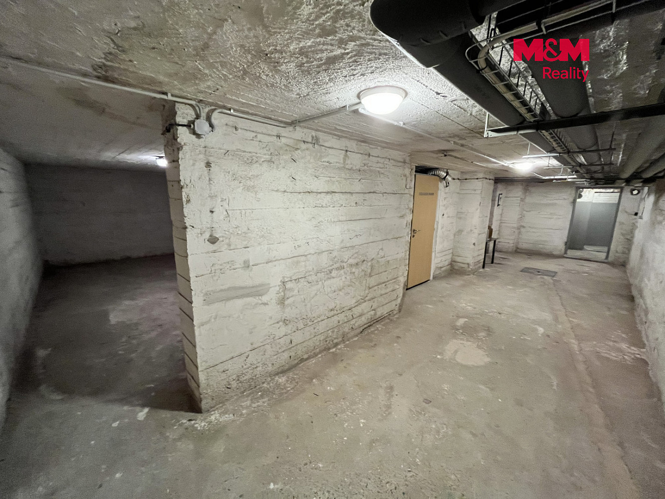 Prodej obchodních prostor 156 m² – fotografie 2