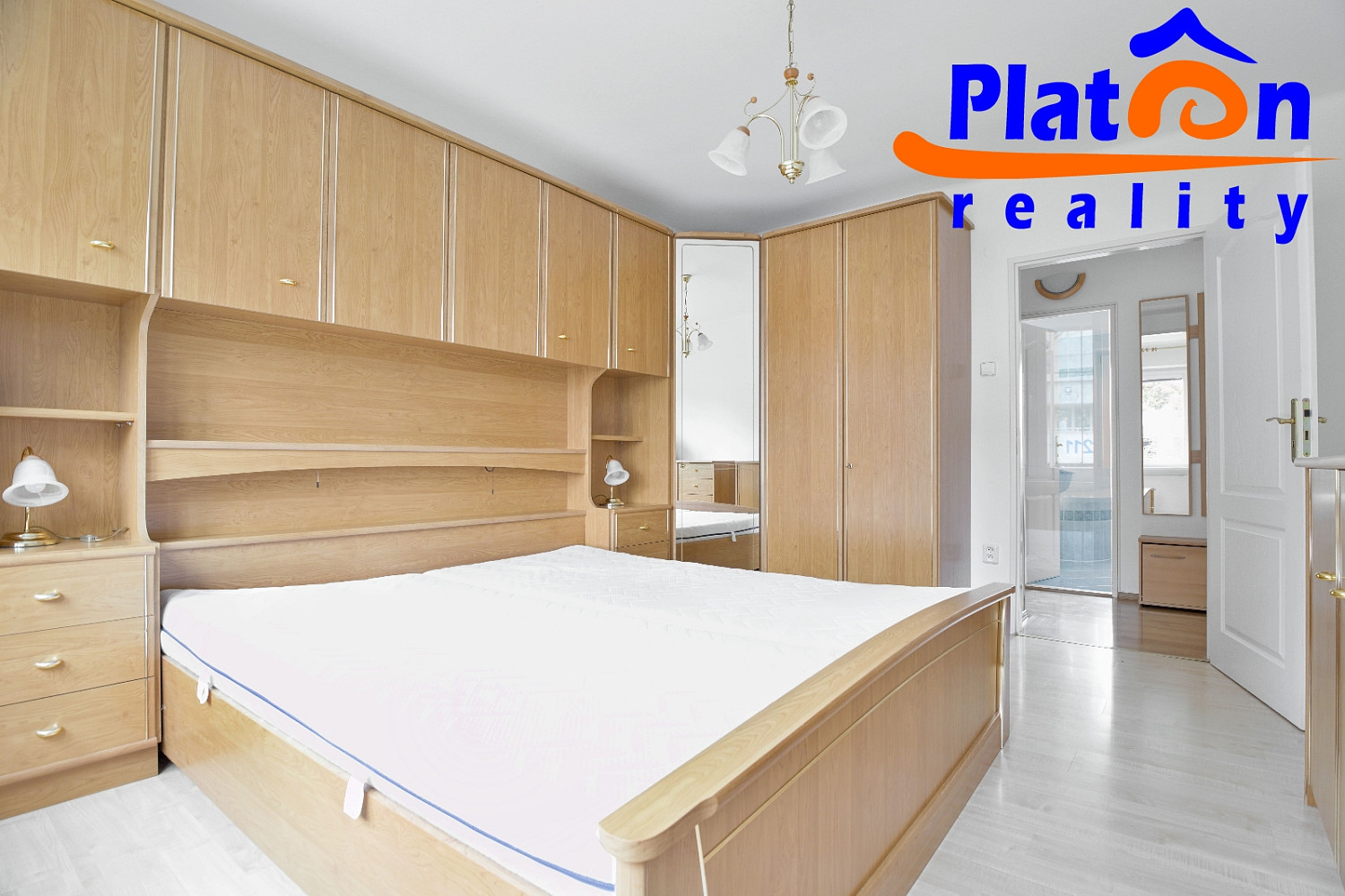 Pronájem bytu 3+1 61 m² – fotografie 3