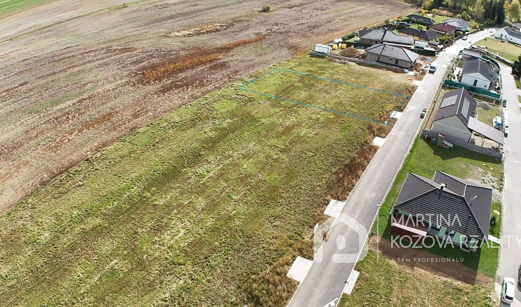 Prodej stavebního pozemku 1 048 m², Lišov – náhled fotky 3