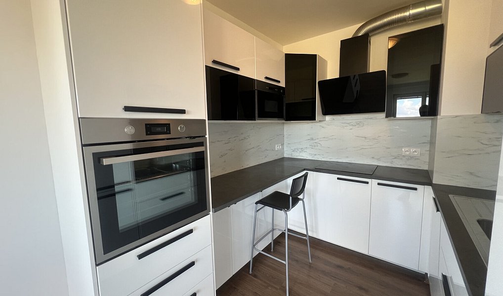 Pronájem bytu 4+kk 85 m², Praha – náhled fotky 2