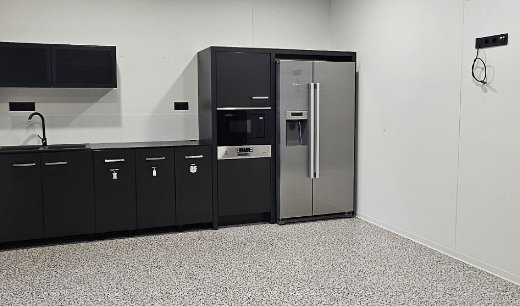 Pronájem kanceláře 439 m², Praha – náhled fotky 5