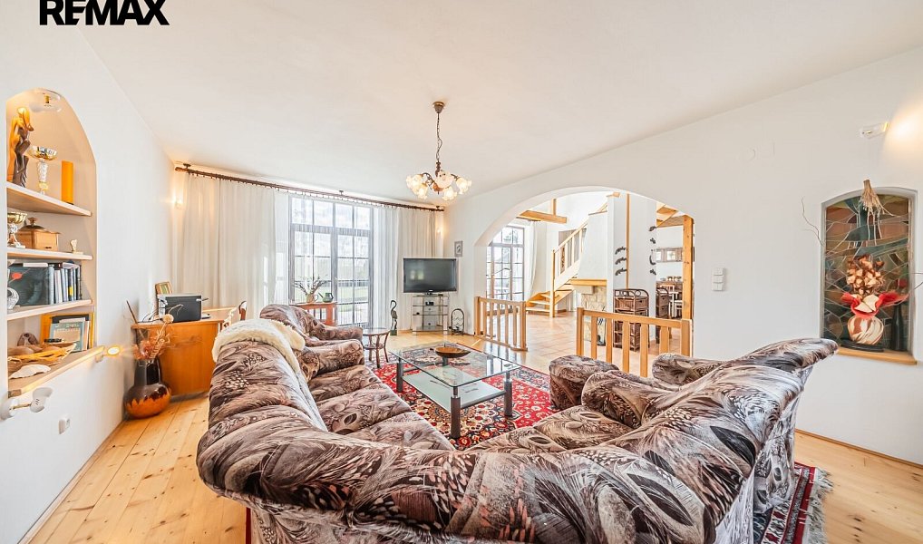 Prodej domu 271 m² s pozemkem 3 206 m², Hrachoviště – náhled fotky 14