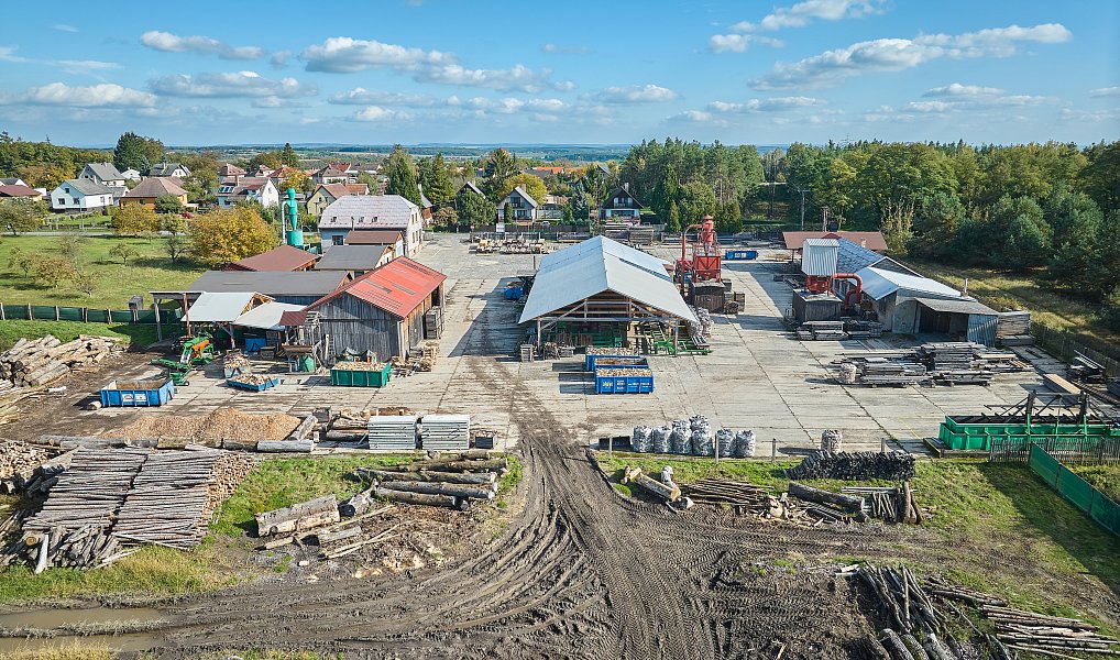 Prodej výrobních prostor 19 535 m², Seletice – náhled fotky 2